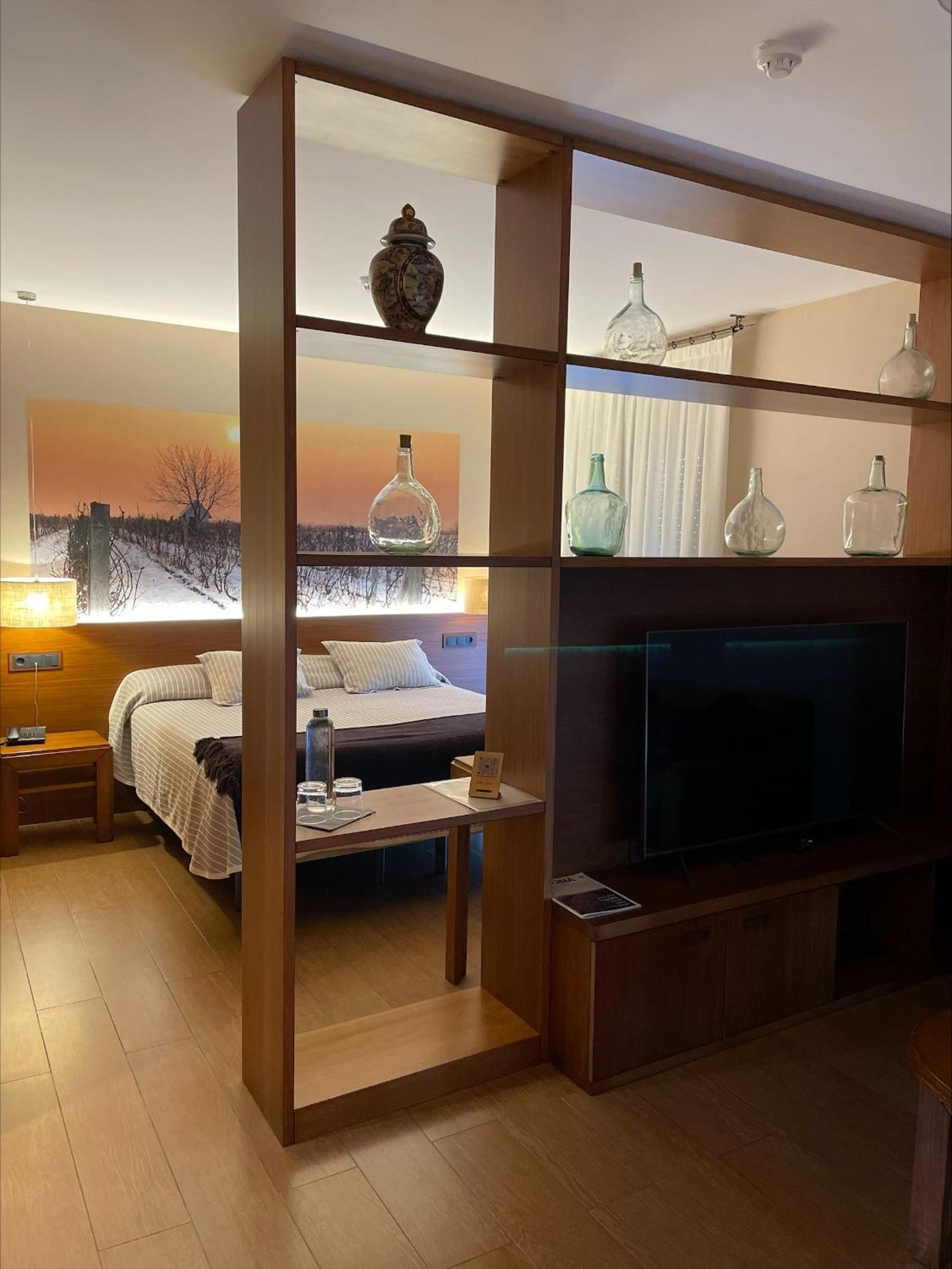 Casa Lola Hotel รูเอดา ภายนอก รูปภาพ