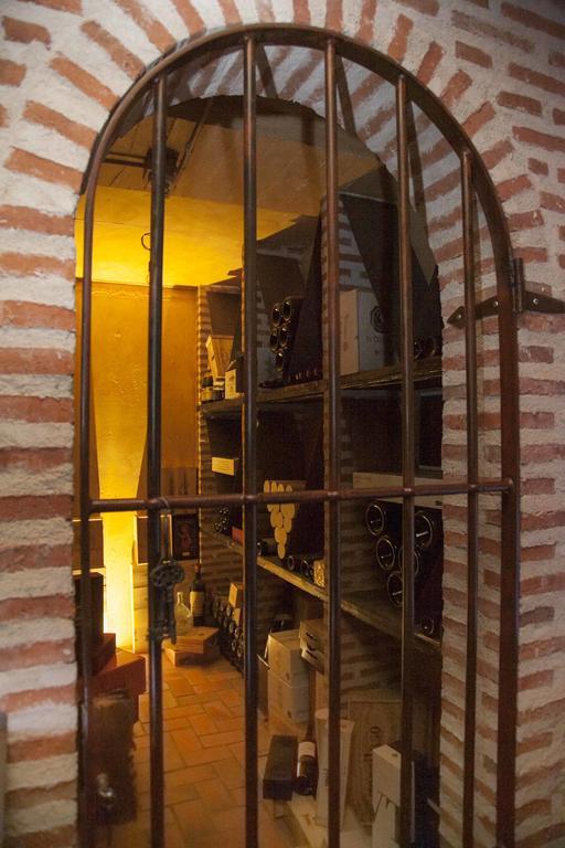 Casa Lola Hotel รูเอดา ภายนอก รูปภาพ